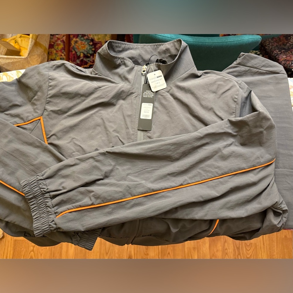 Fashion Nova Steal the Moment Windbreaker Set - NWT - Picture 5 of 7